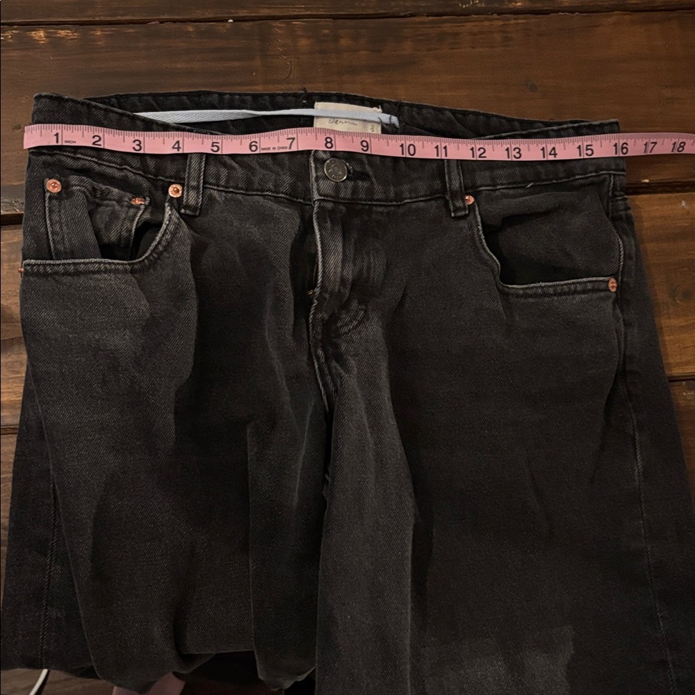 Motel Women’s Black Relaxed Straight-Leg Jeans - Picture 7 of 7
